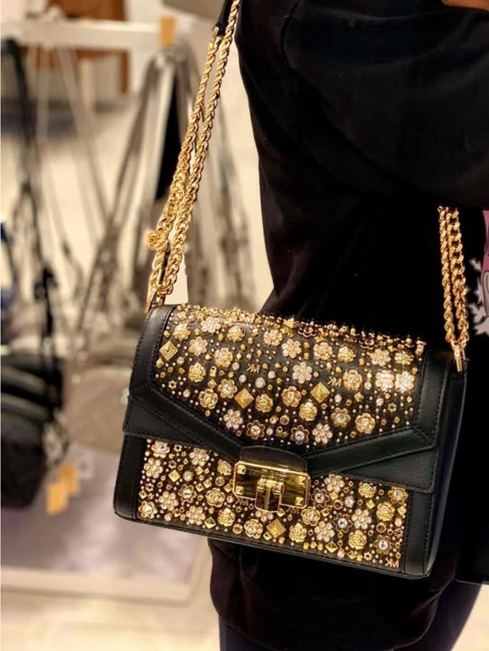 MICHAEL KORS KINSLEY ✨LIMITED EDITION ✨ MEDIUM SHOULDER FLAP BLACK BAG 🌟NWT🌟 - Picture 5 of 17